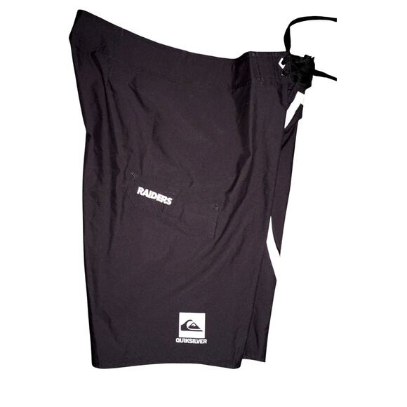 Quiksilver x Raiders Board Shorts Size 32 Black NFL Collab Swim Trunks - Picture 6 of 7